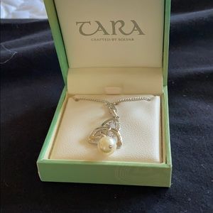 Silver Celtic Knot Diamond Pendant Necklace